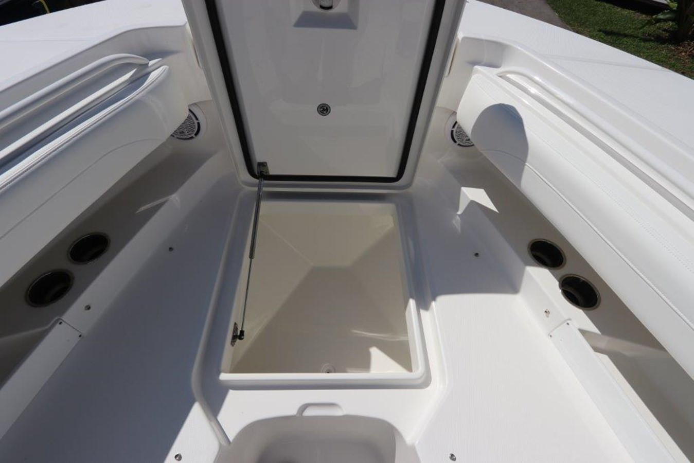 https://arconyachts.ams3.digitaloceanspaces.com/182617/conversions/large_2763351-optimize.jpg