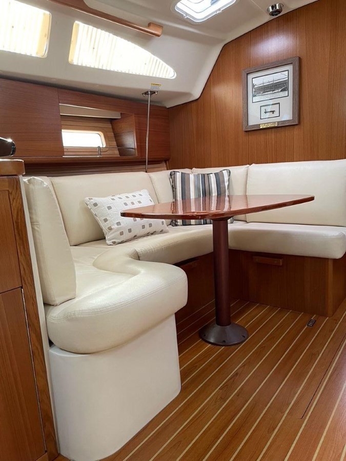 https://arconyachts.ams3.digitaloceanspaces.com/182666/conversions/large_4095869-optimize.jpg