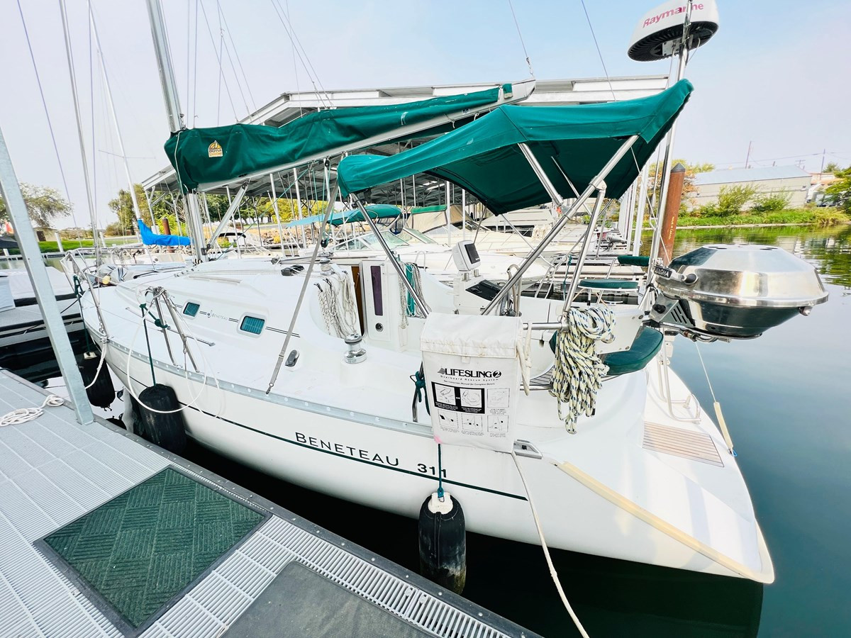 2000 BENETEAU 311