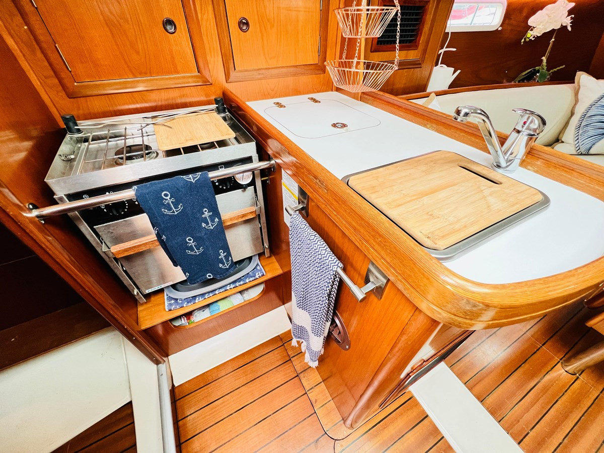 https://arconyachts.ams3.digitaloceanspaces.com/182810/conversions/large_4197999-optimize.jpg