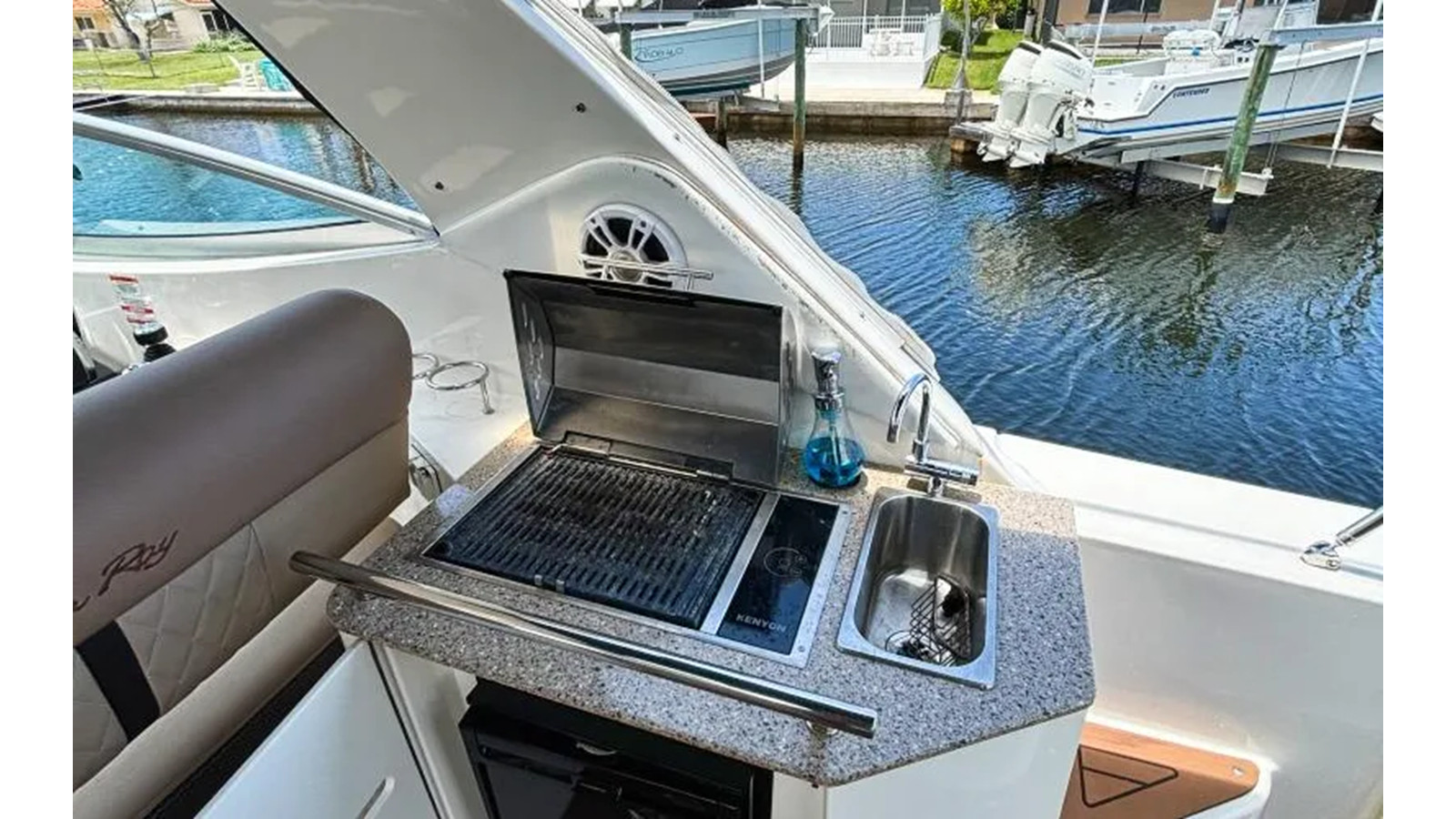 https://arconyachts.ams3.digitaloceanspaces.com/182860/conversions/large_4715769-optimize.jpg