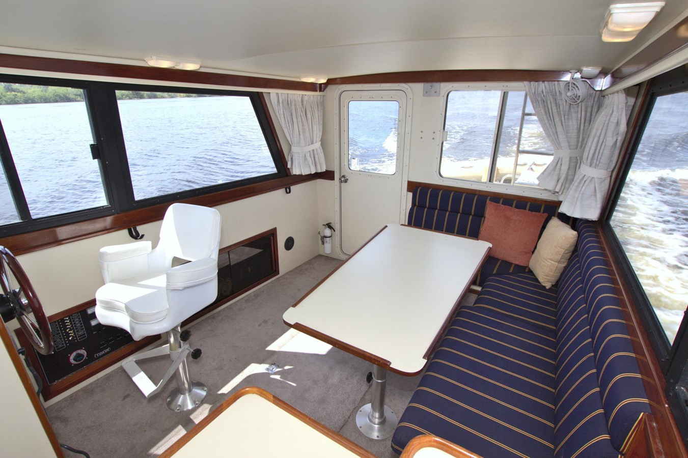 https://arconyachts.ams3.digitaloceanspaces.com/183173/conversions/large_4855784-optimize.jpg