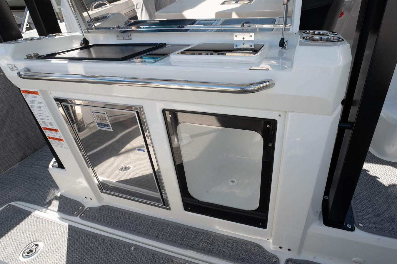 https://arconyachts.ams3.digitaloceanspaces.com/183341/conversions/large_4344453-optimize.jpg