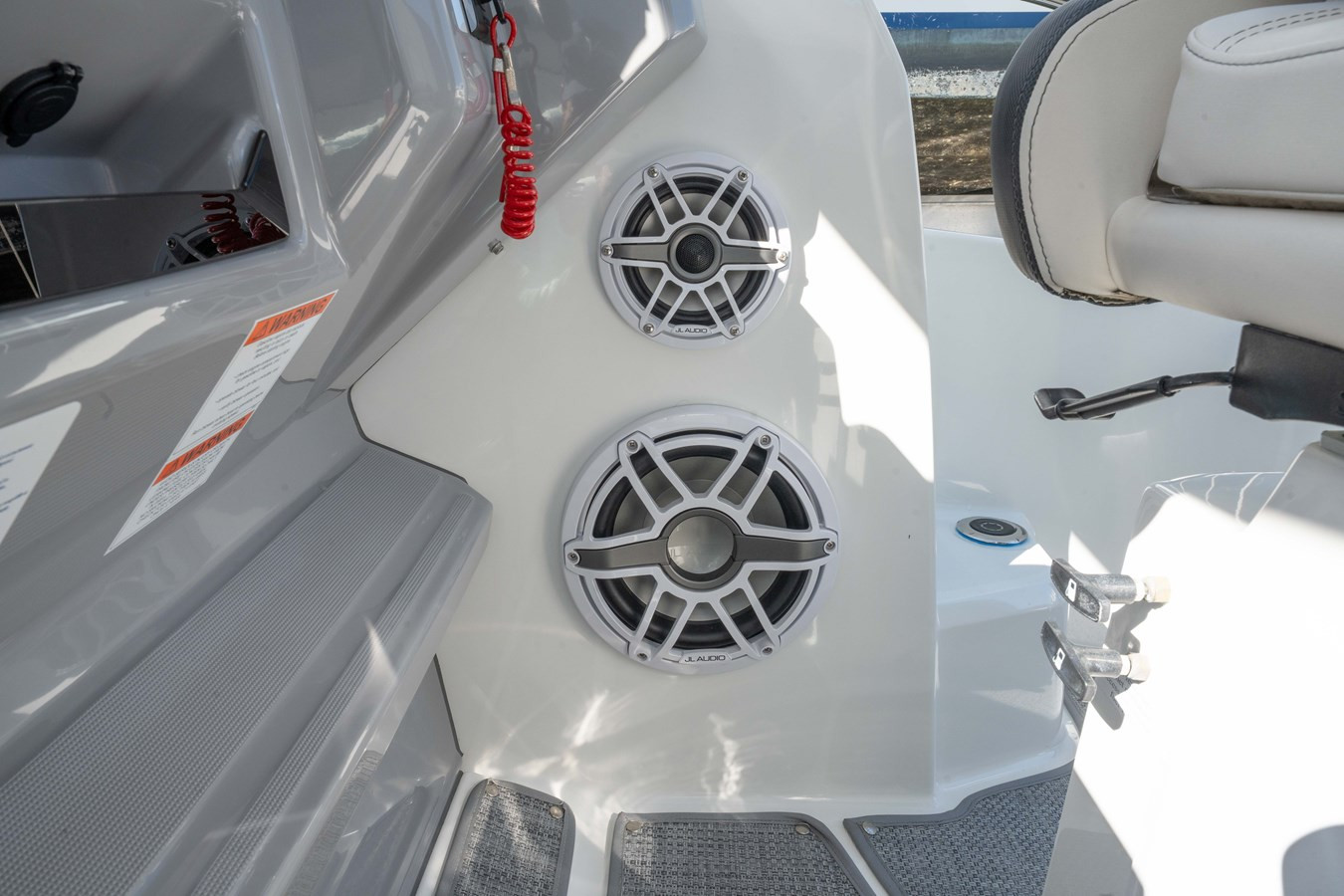 https://arconyachts.ams3.digitaloceanspaces.com/183359/conversions/large_4344459-optimize.jpg