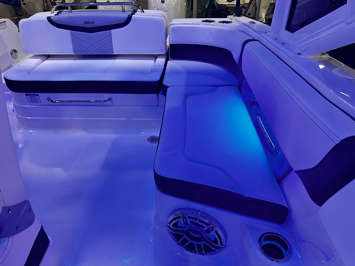 https://arconyachts.ams3.digitaloceanspaces.com/183410/conversions/large_4639628-optimize.jpg