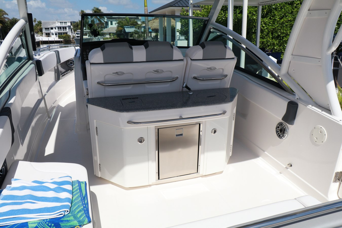 https://arconyachts.ams3.digitaloceanspaces.com/183463/conversions/large_4665838-optimize.jpg