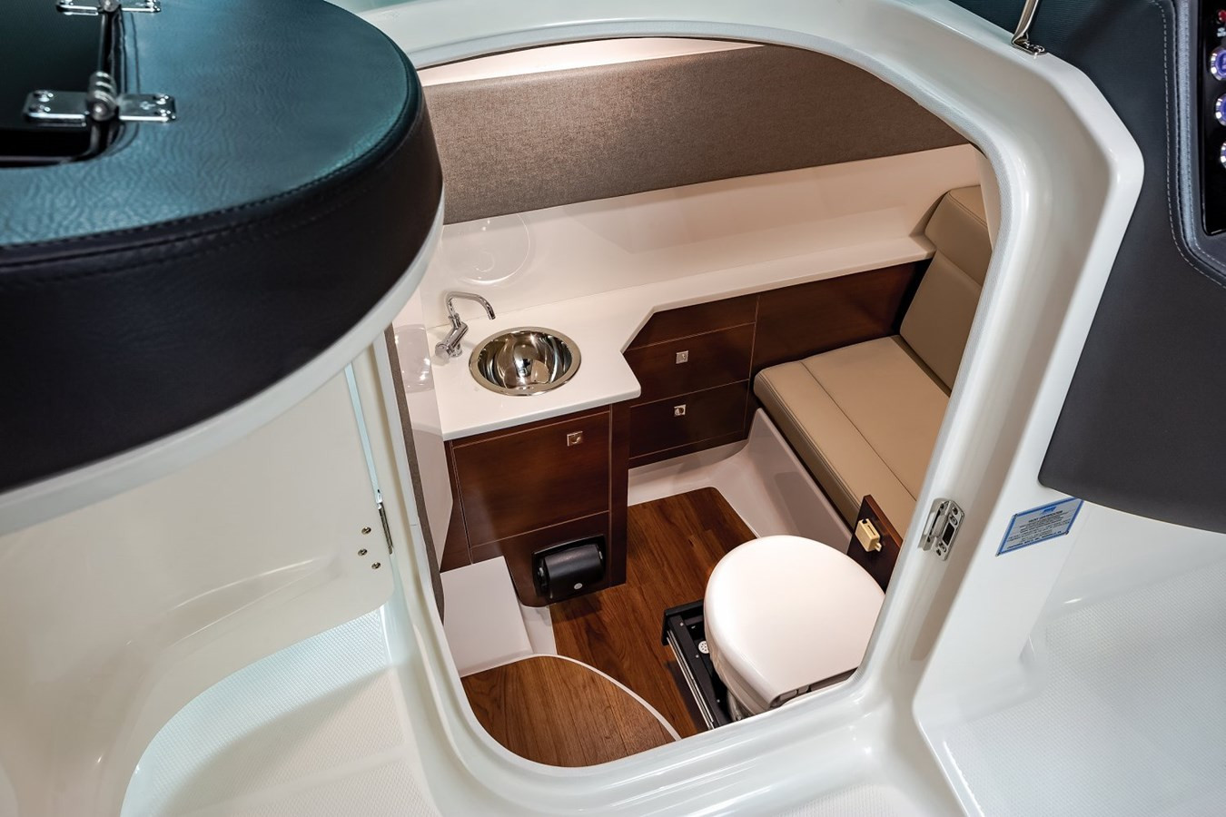 https://arconyachts.ams3.digitaloceanspaces.com/183489/conversions/large_4639695-optimize.jpg