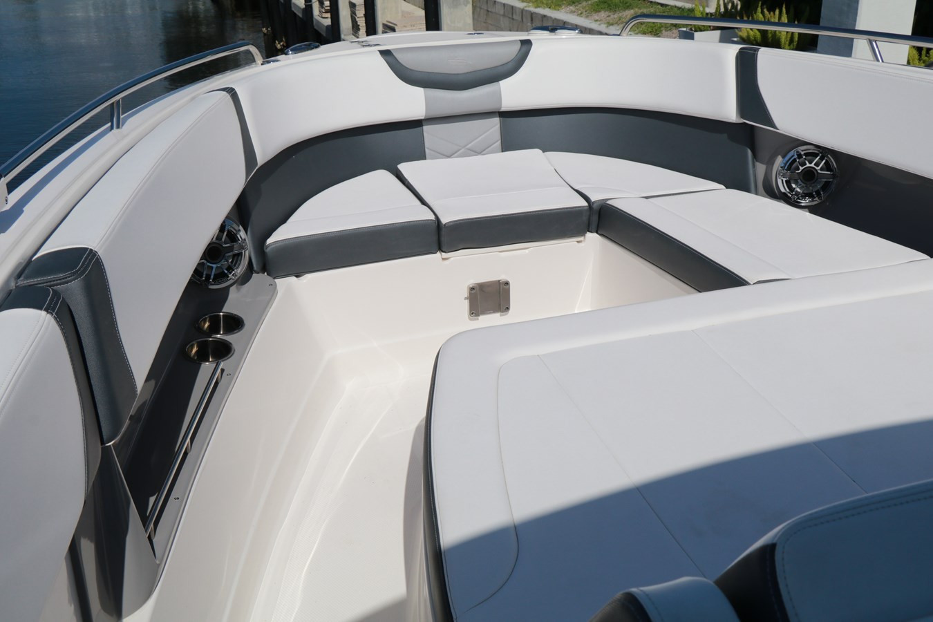 https://arconyachts.ams3.digitaloceanspaces.com/183514/conversions/large_4665800-optimize.jpg