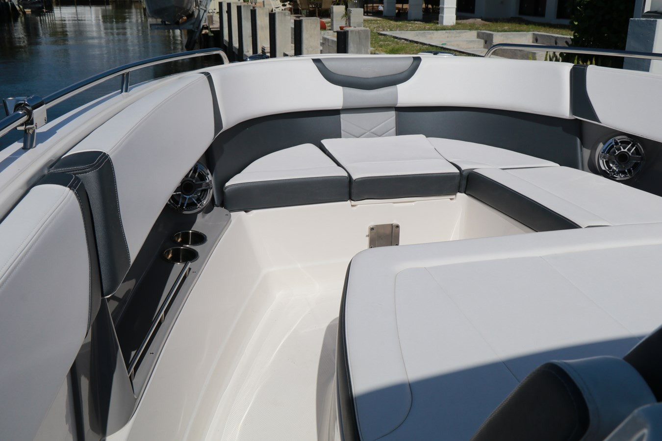 https://arconyachts.ams3.digitaloceanspaces.com/183516/conversions/large_4665801-optimize.jpg