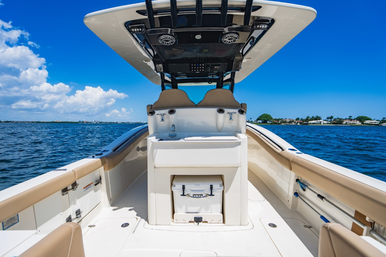 https://arconyachts.ams3.digitaloceanspaces.com/183633/conversions/large_4757041-optimize.jpg