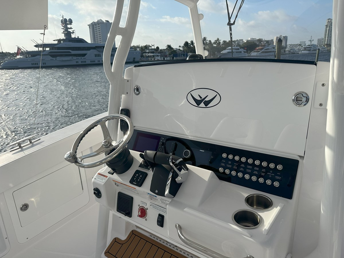 https://arconyachts.ams3.digitaloceanspaces.com/183696/conversions/large_4151526-optimize.jpg