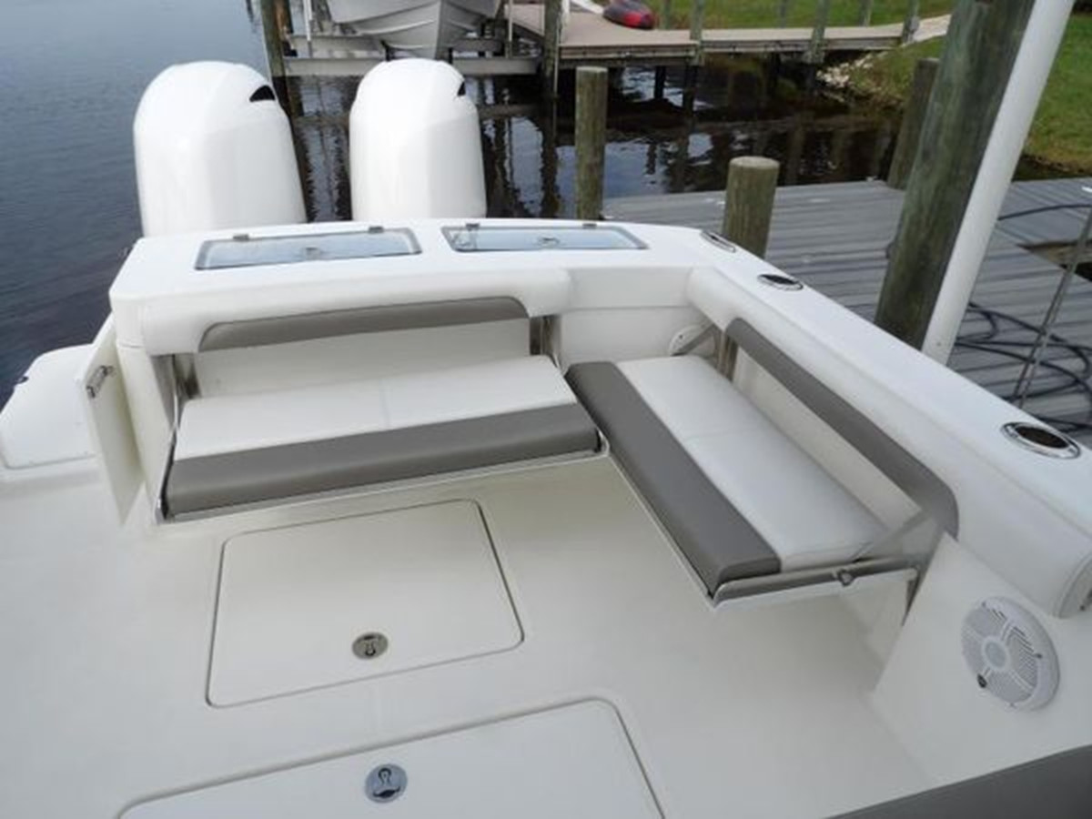 https://arconyachts.ams3.digitaloceanspaces.com/183852/conversions/large_3940105-optimize.jpg