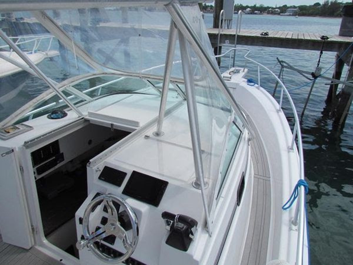 https://arconyachts.ams3.digitaloceanspaces.com/183865/conversions/large_3973678-optimize.jpg