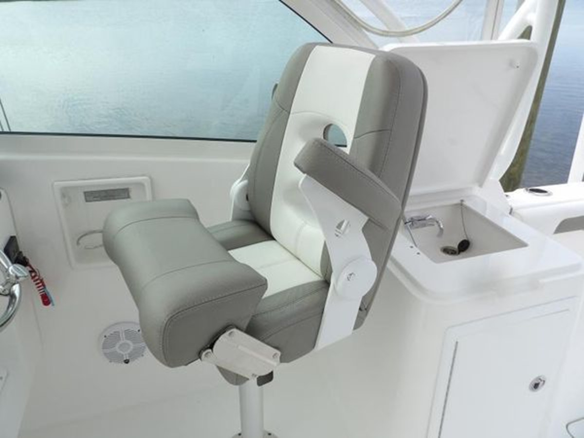 https://arconyachts.ams3.digitaloceanspaces.com/183919/conversions/large_3940126-optimize.jpg