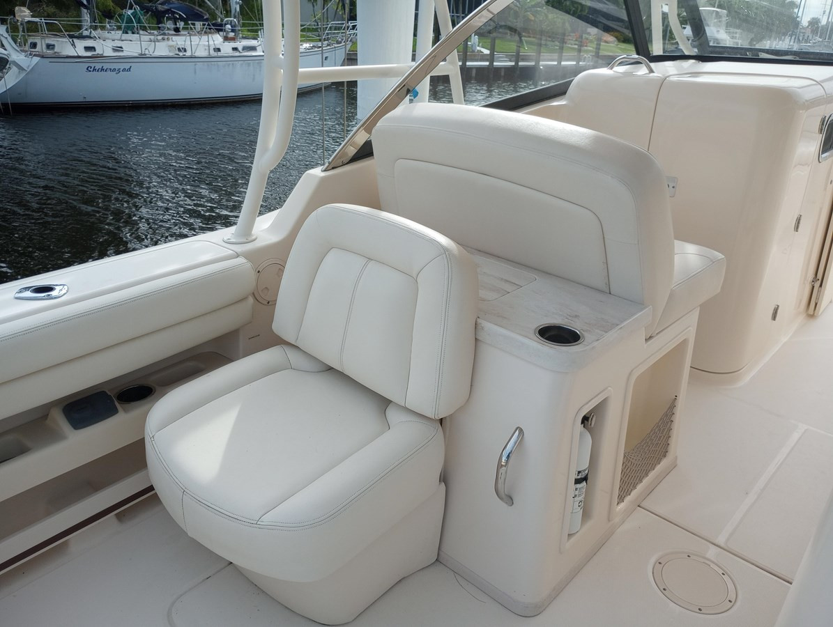 https://arconyachts.ams3.digitaloceanspaces.com/183959/conversions/large_4110657-optimize.jpg