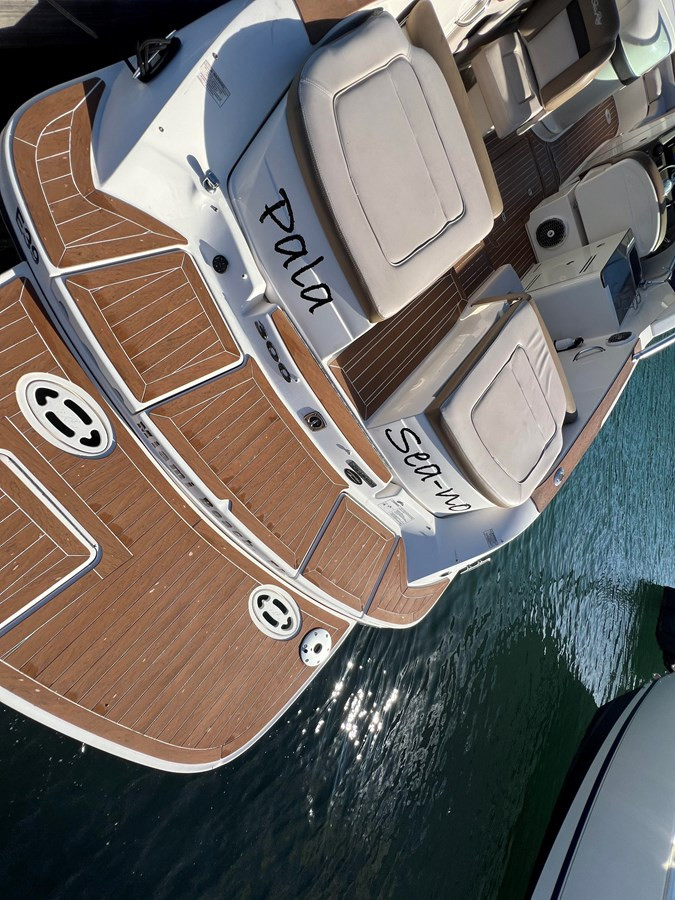 https://arconyachts.ams3.digitaloceanspaces.com/184057/conversions/large_4183121-optimize.jpg