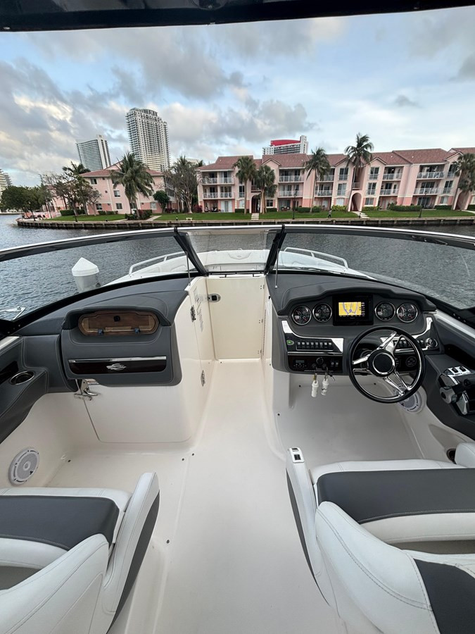https://arconyachts.ams3.digitaloceanspaces.com/184108/conversions/large_4209970-optimize.jpg