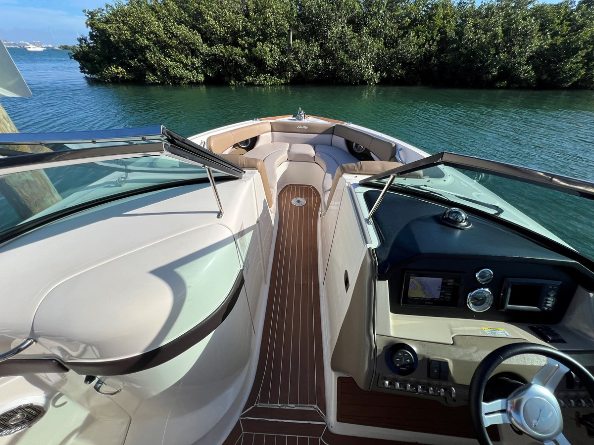 https://arconyachts.ams3.digitaloceanspaces.com/184115/conversions/large_4183141-optimize.jpg