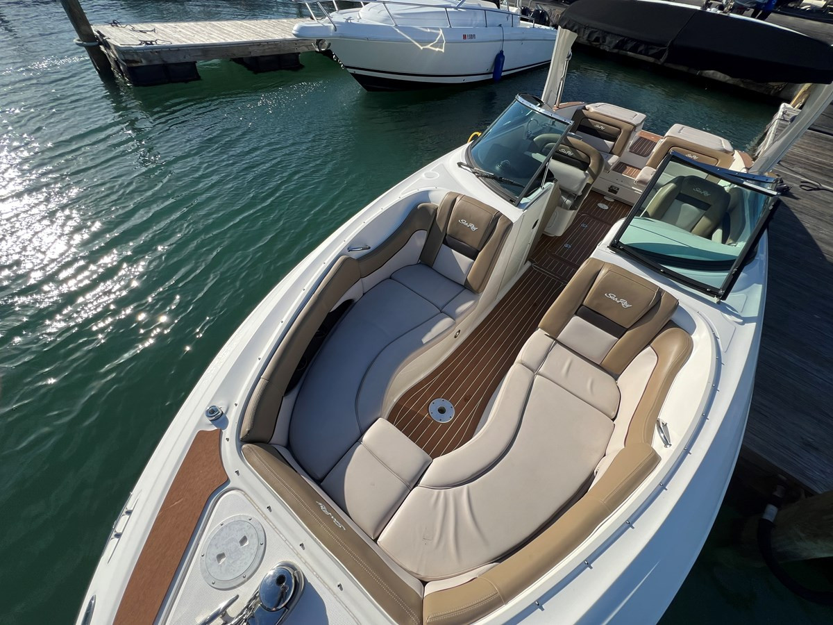 https://arconyachts.ams3.digitaloceanspaces.com/184124/conversions/large_4183144-optimize.jpg