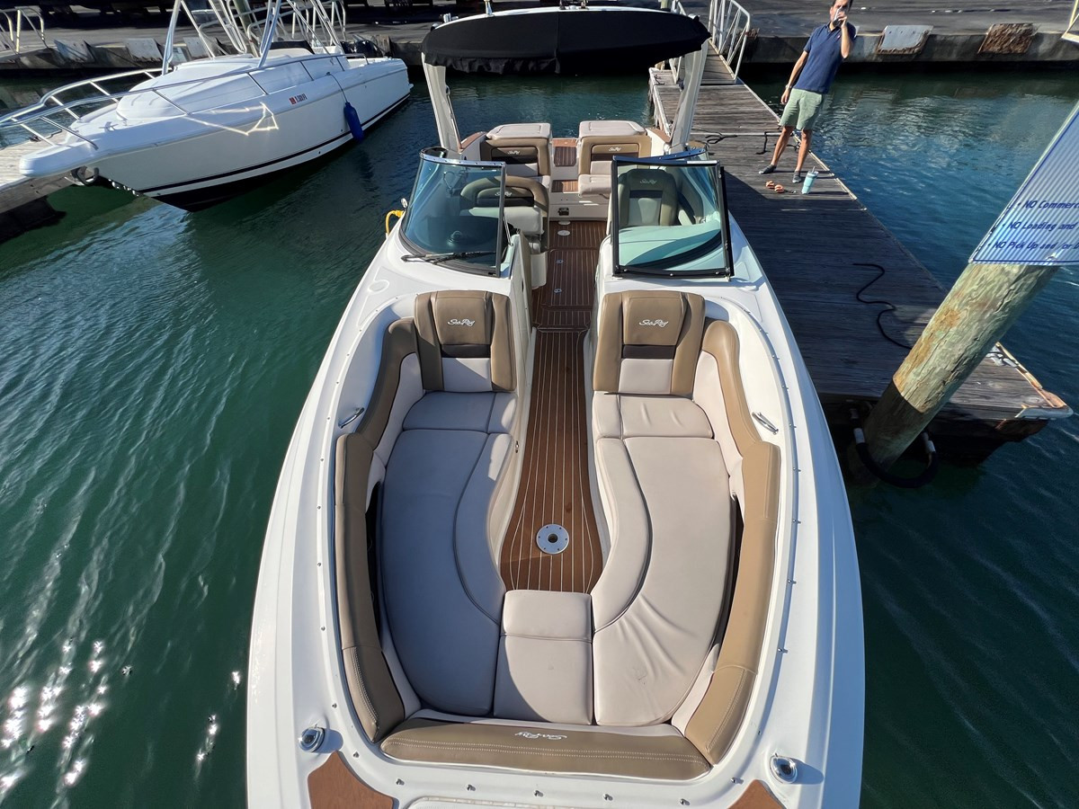 https://arconyachts.ams3.digitaloceanspaces.com/184127/conversions/large_4183145-optimize.jpg
