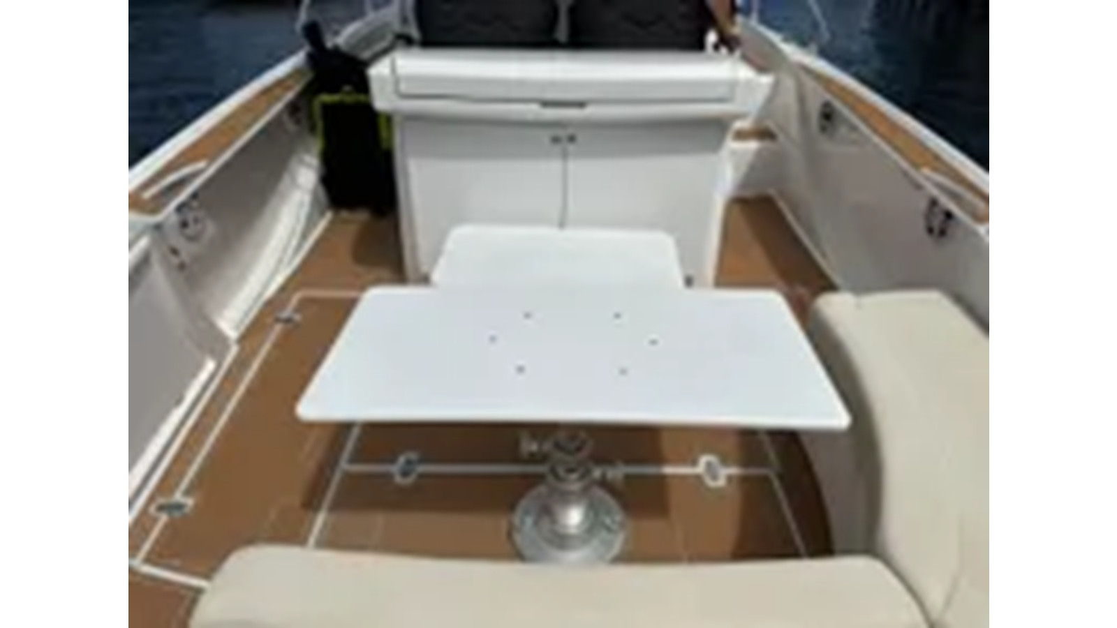 https://arconyachts.ams3.digitaloceanspaces.com/184278/conversions/large_4292985-optimize.jpg