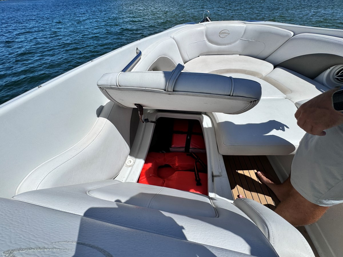 https://arconyachts.ams3.digitaloceanspaces.com/184400/conversions/large_4368414-optimize.jpg
