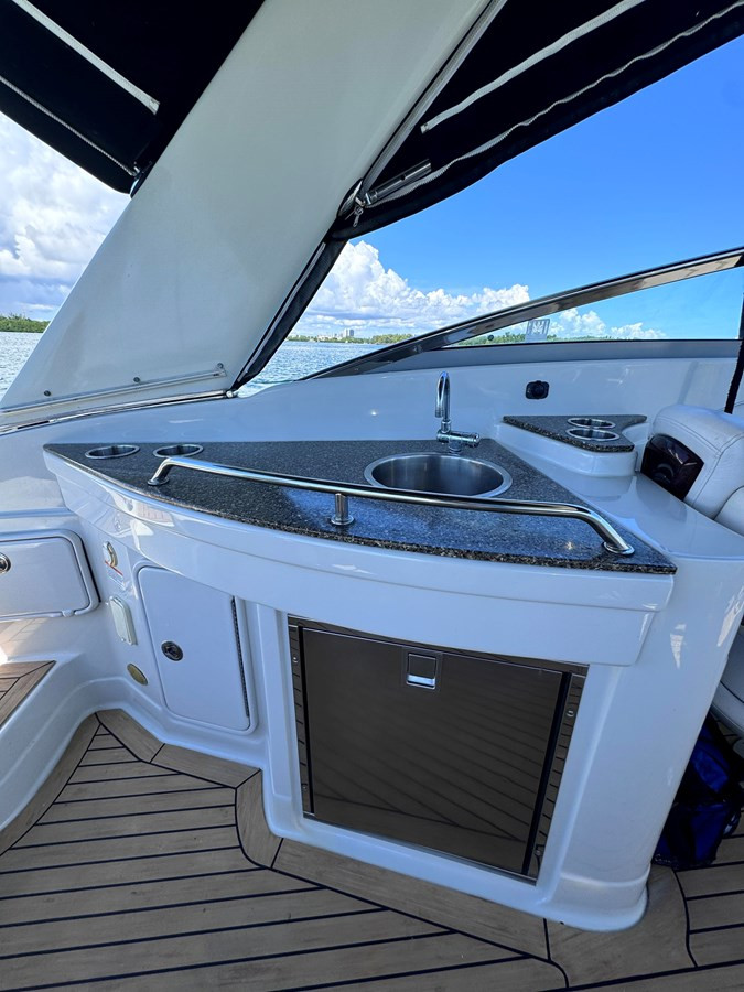 https://arconyachts.ams3.digitaloceanspaces.com/184403/conversions/large_4368415-optimize.jpg