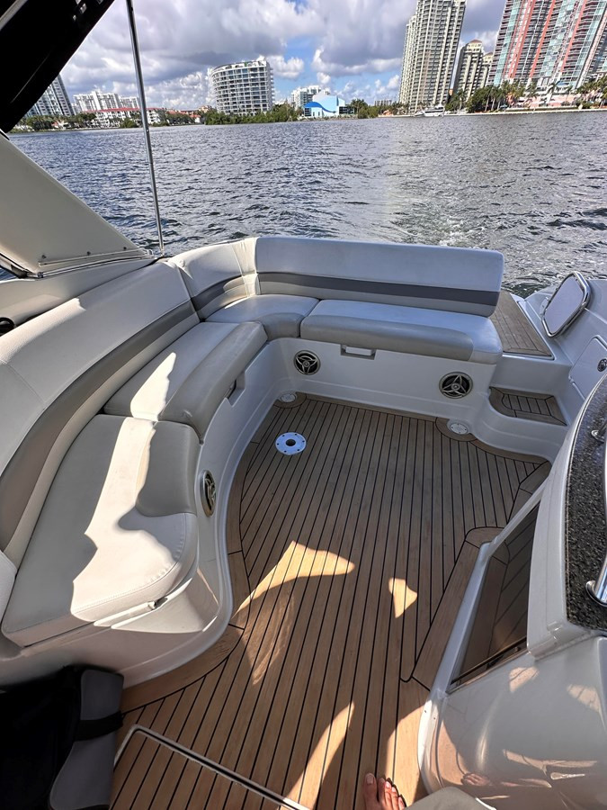 https://arconyachts.ams3.digitaloceanspaces.com/184421/conversions/large_4368423-optimize.jpg