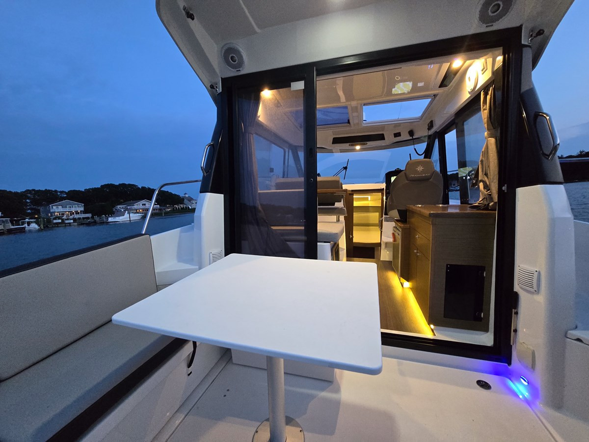 https://arconyachts.ams3.digitaloceanspaces.com/184431/conversions/large_4550003-optimize.jpg