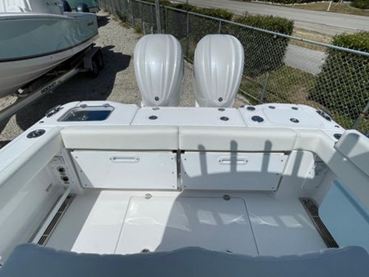 https://arconyachts.ams3.digitaloceanspaces.com/184525/conversions/large_4596803-optimize.jpg