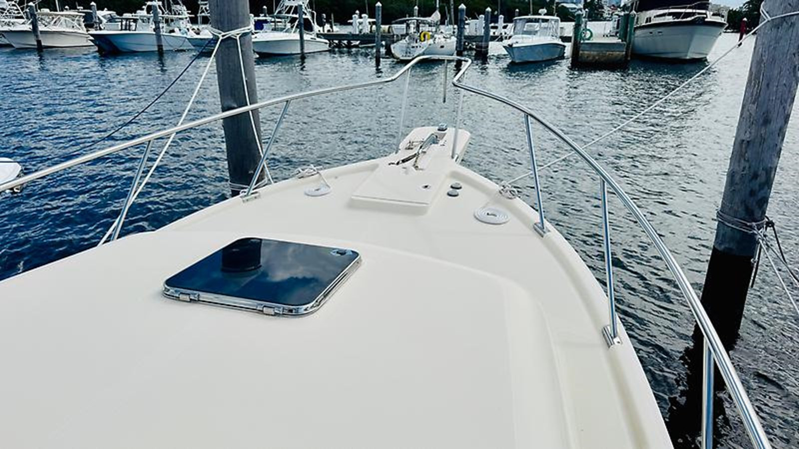 https://arconyachts.ams3.digitaloceanspaces.com/184564/conversions/large_4652577-optimize.jpg