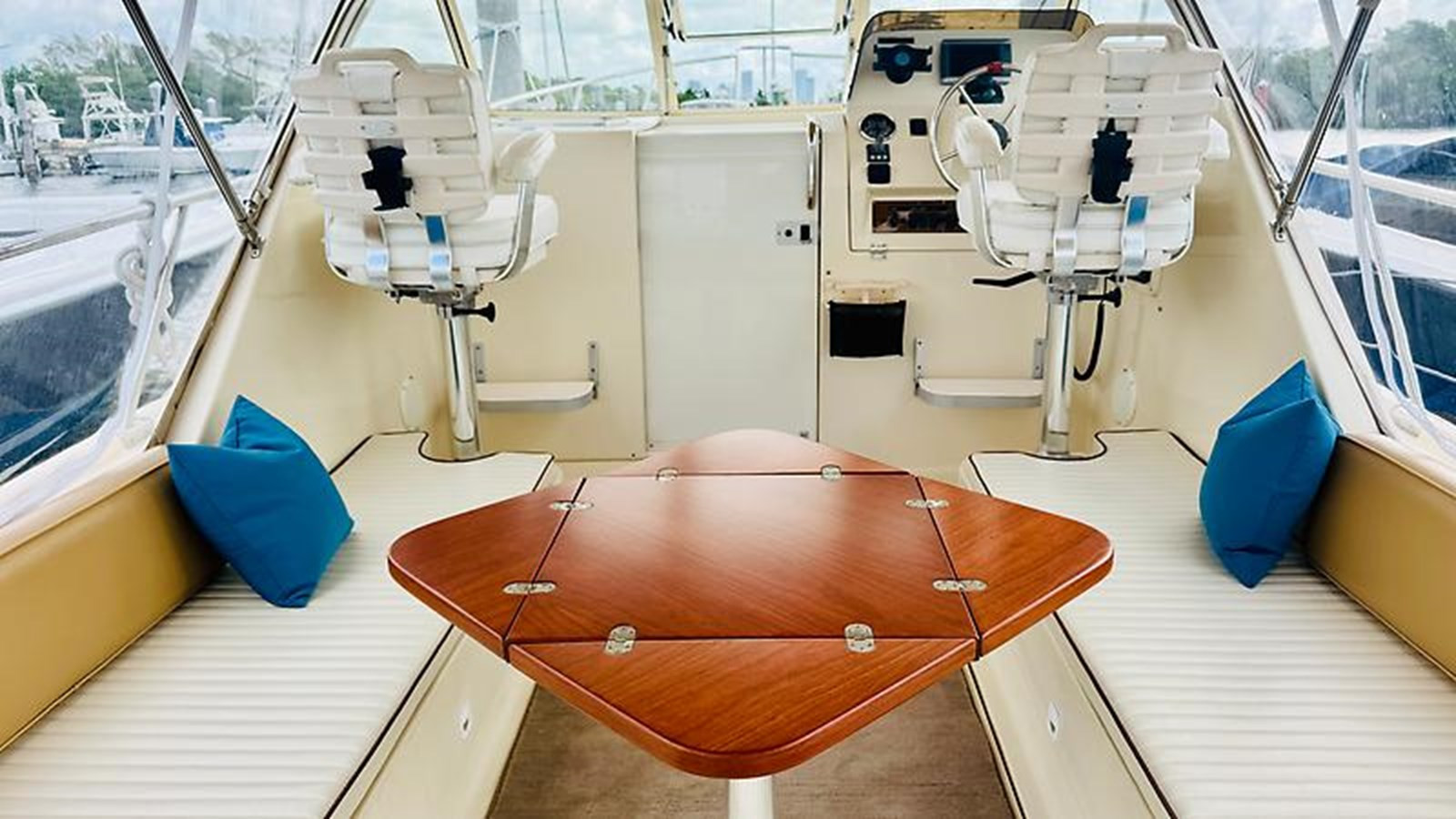 https://arconyachts.ams3.digitaloceanspaces.com/184577/conversions/large_4652562-optimize.jpg