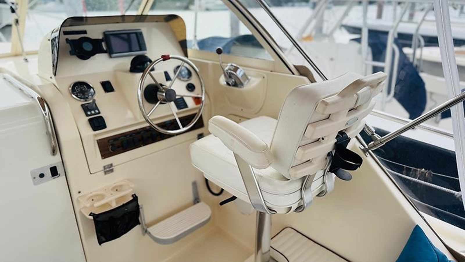 https://arconyachts.ams3.digitaloceanspaces.com/184584/conversions/large_4652572-optimize.jpg