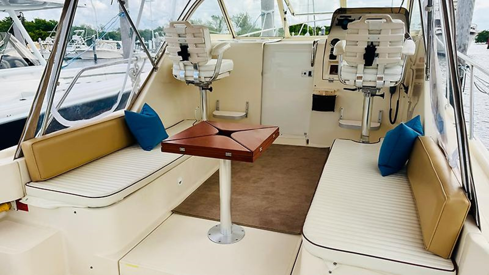 https://arconyachts.ams3.digitaloceanspaces.com/184592/conversions/large_4652579-optimize.jpg