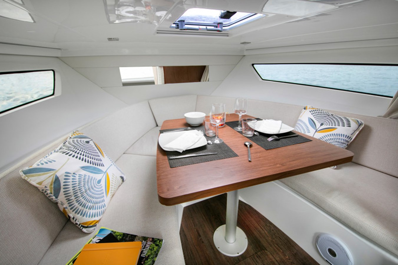https://arconyachts.ams3.digitaloceanspaces.com/184656/conversions/large_3742419-optimize.jpg