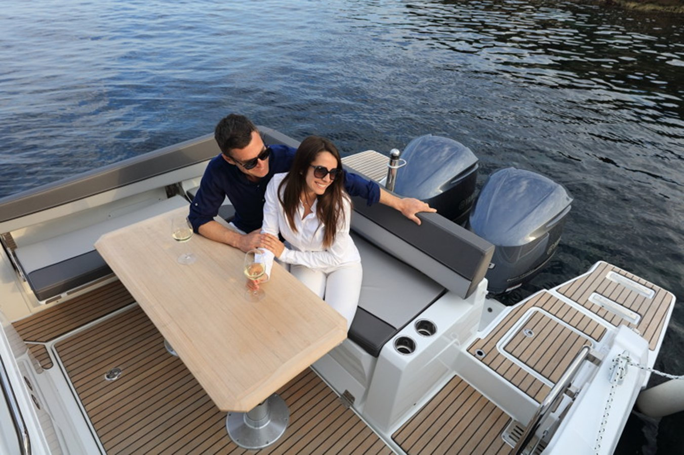https://arconyachts.ams3.digitaloceanspaces.com/184700/conversions/large_4088313-optimize.jpg