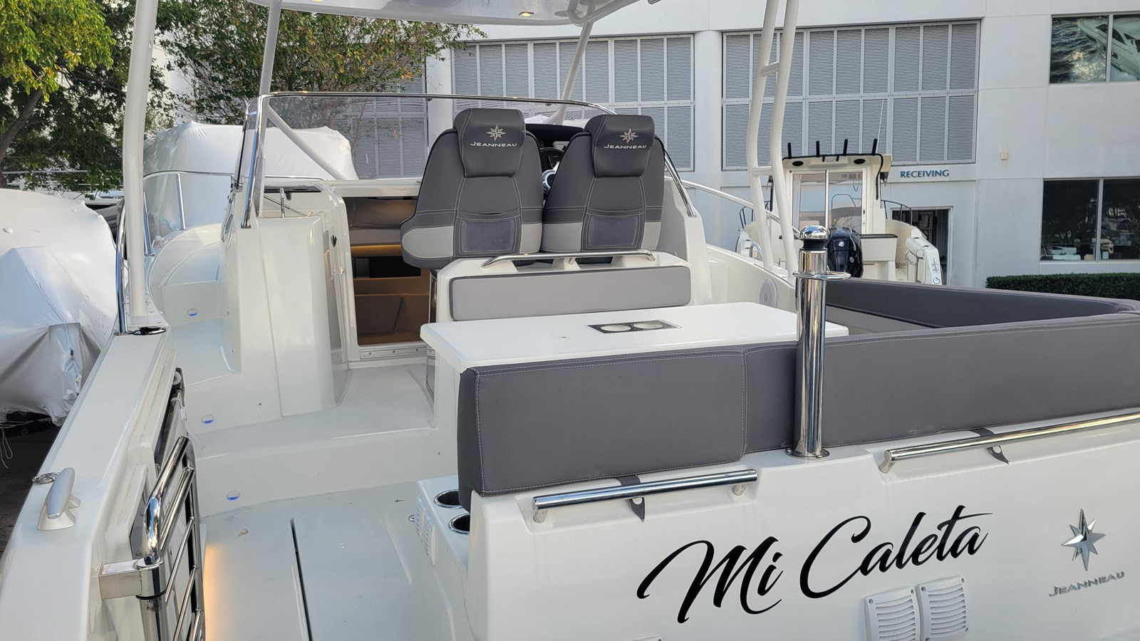 https://arconyachts.ams3.digitaloceanspaces.com/184724/conversions/large_4440715-optimize.jpg
