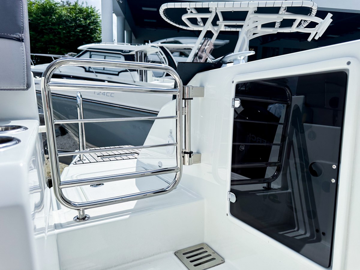 https://arconyachts.ams3.digitaloceanspaces.com/184803/conversions/large_4641422-optimize.jpg