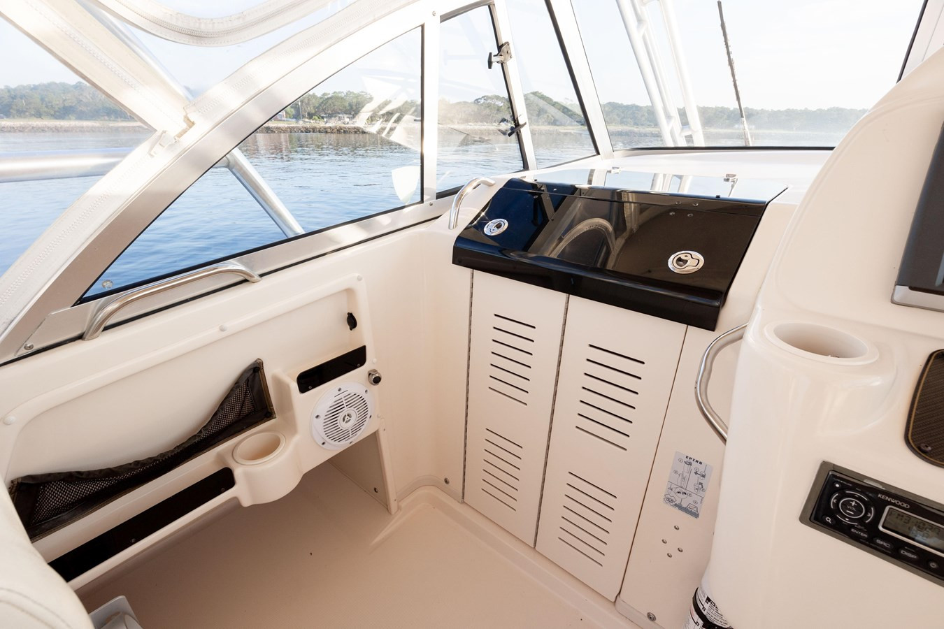 https://arconyachts.ams3.digitaloceanspaces.com/185004/conversions/large_4119099-optimize.jpg