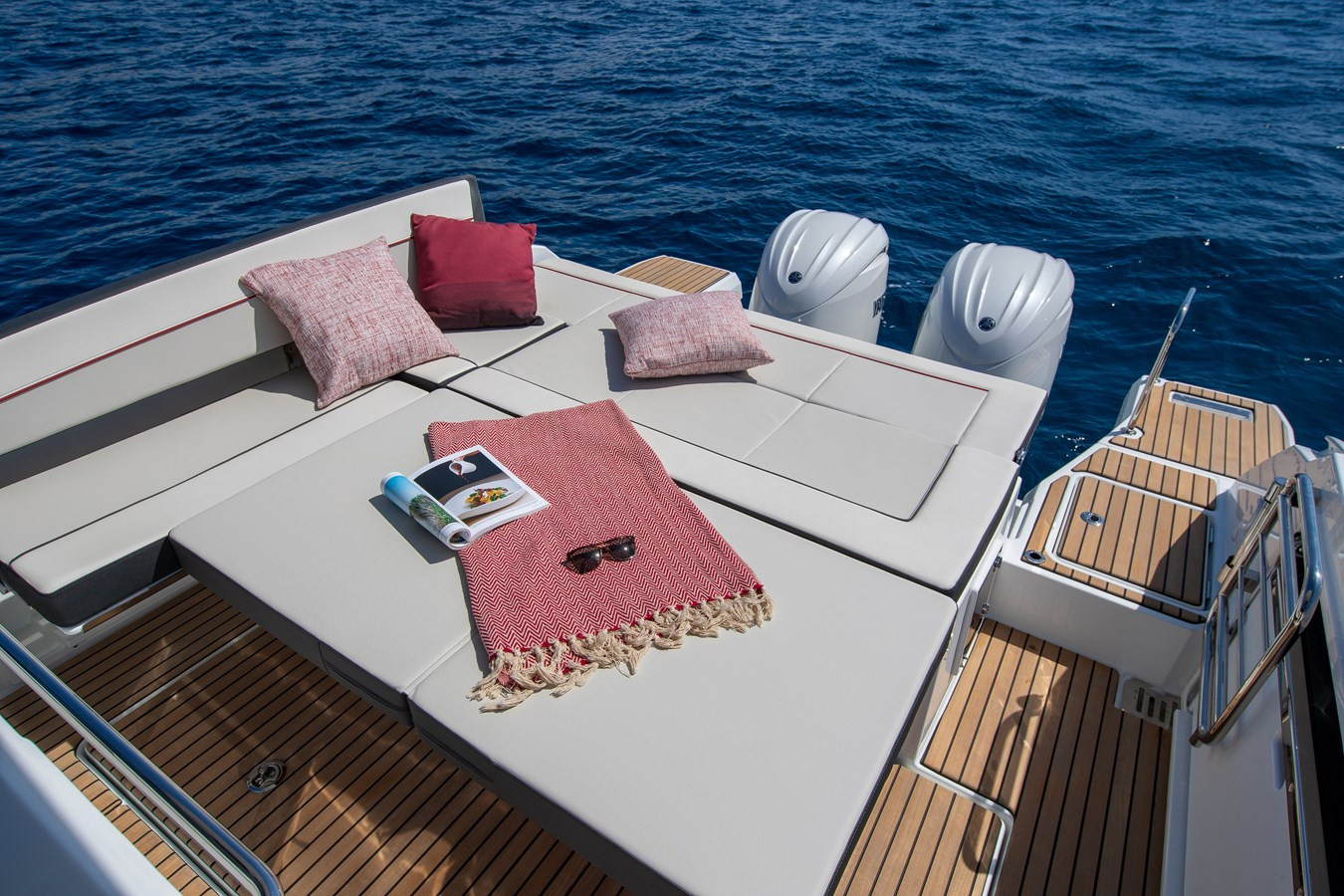 https://arconyachts.ams3.digitaloceanspaces.com/185144/conversions/large_4681899-optimize.jpg