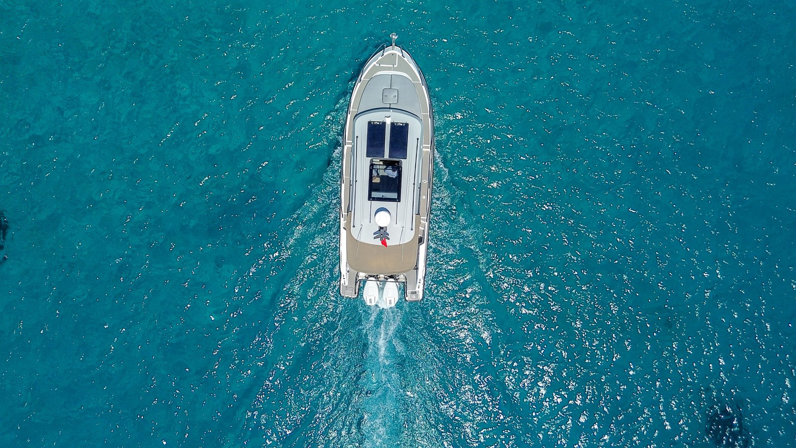 https://arconyachts.ams3.digitaloceanspaces.com/185171/conversions/large_4716917-optimize.jpg
