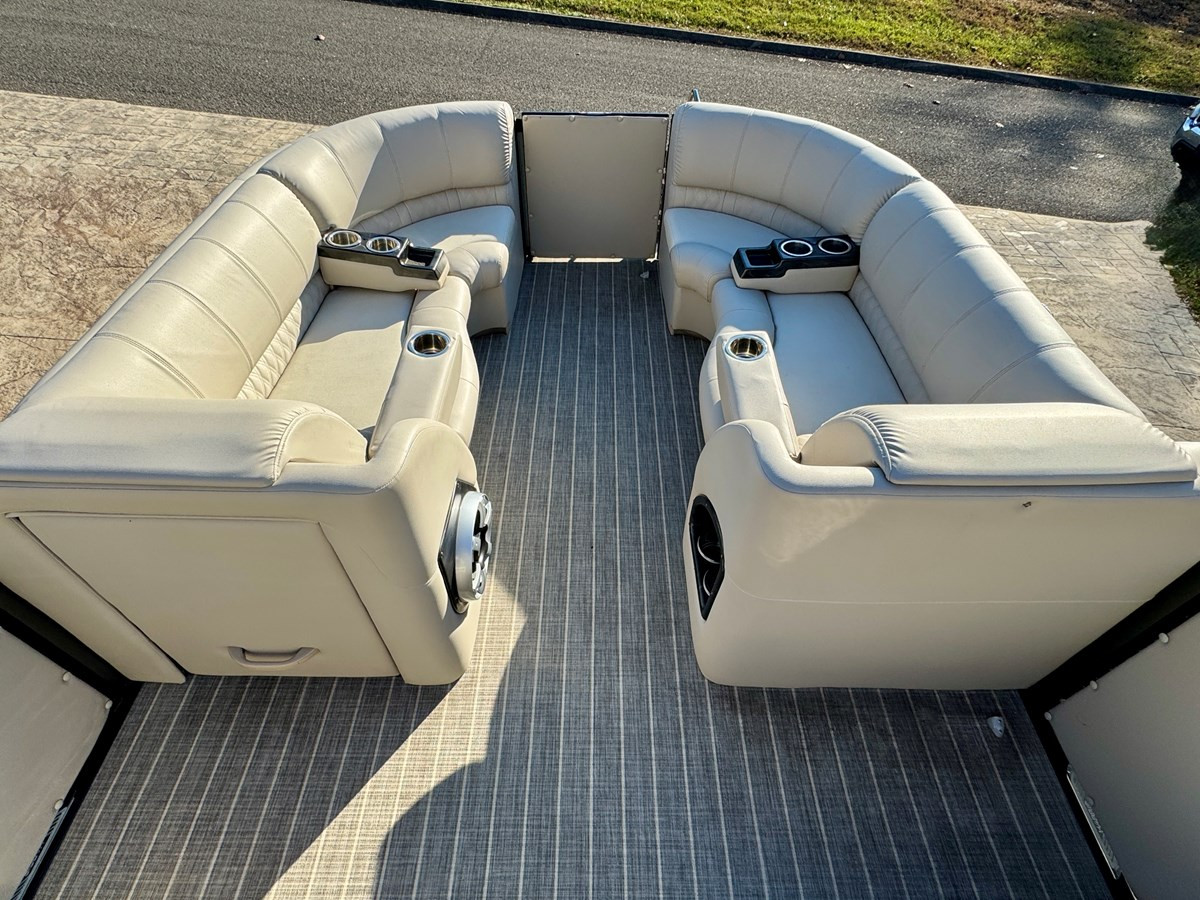 https://arconyachts.ams3.digitaloceanspaces.com/185313/conversions/large_4511709-optimize.jpg