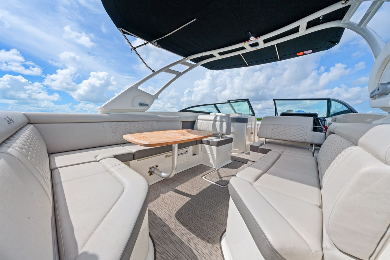 https://arconyachts.ams3.digitaloceanspaces.com/185402/conversions/large_4377859-optimize.jpg