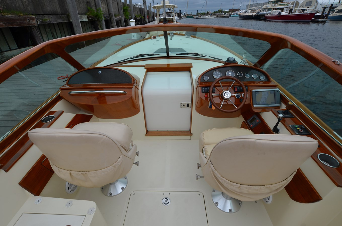 https://arconyachts.ams3.digitaloceanspaces.com/185427/conversions/large_4825502-optimize.jpg