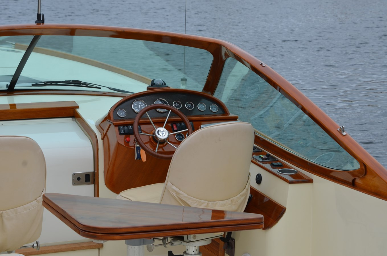 https://arconyachts.ams3.digitaloceanspaces.com/185431/conversions/large_4825503-optimize.jpg