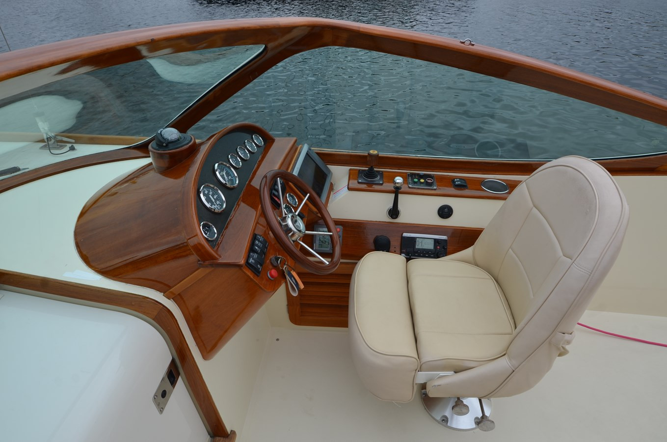 https://arconyachts.ams3.digitaloceanspaces.com/185434/conversions/large_4825504-optimize.jpg