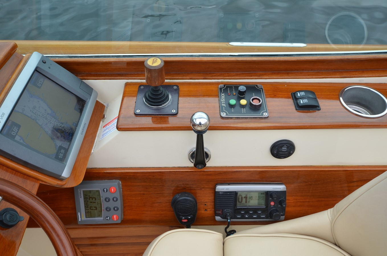 https://arconyachts.ams3.digitaloceanspaces.com/185437/conversions/large_4825505-optimize.jpg