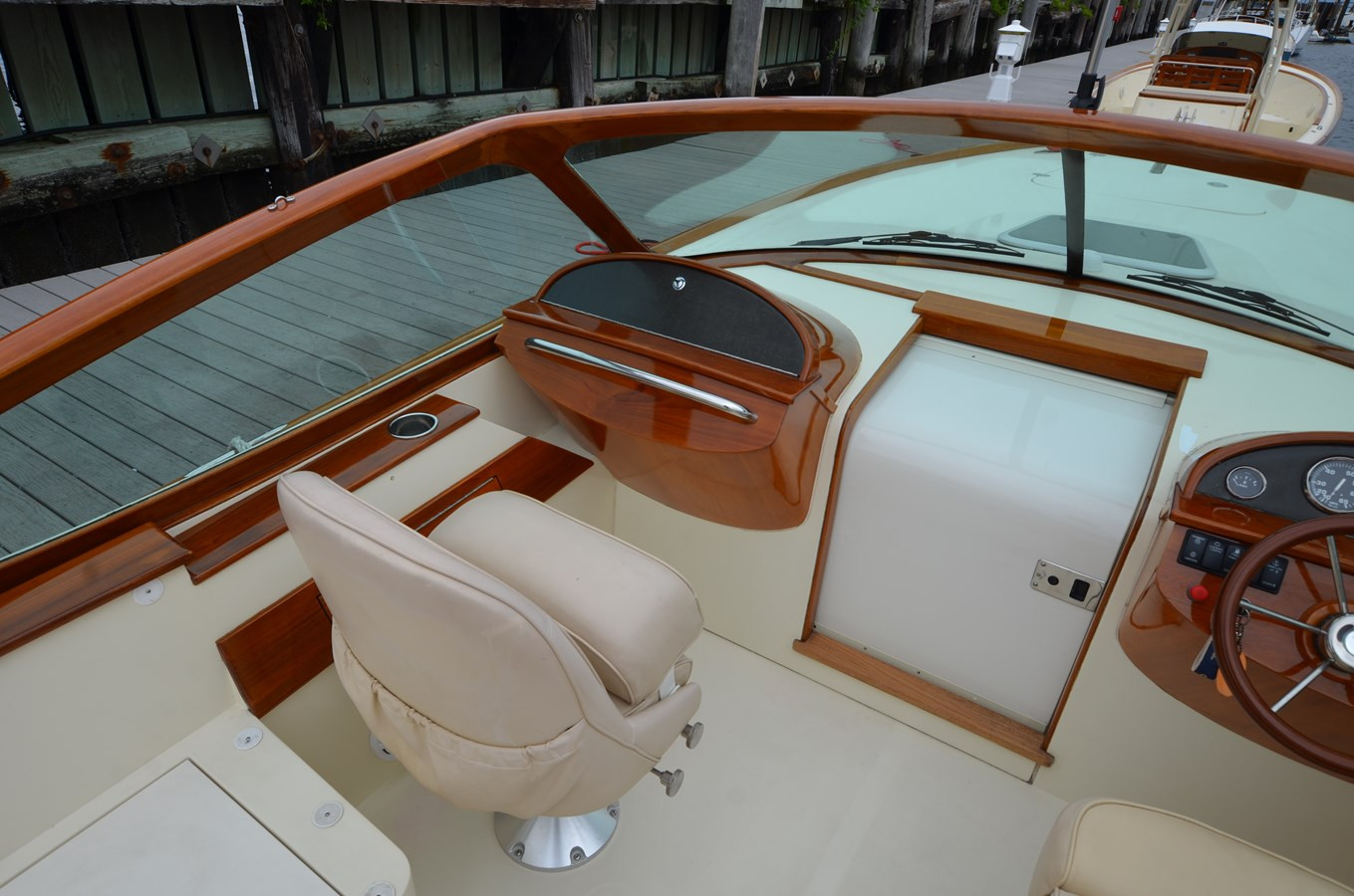 https://arconyachts.ams3.digitaloceanspaces.com/185441/conversions/large_4825507-optimize.jpg