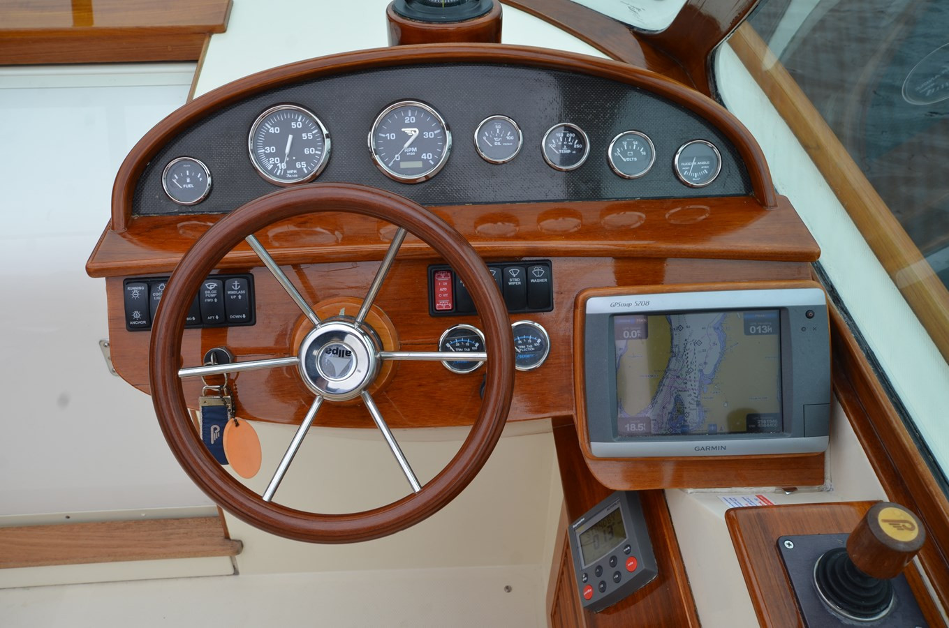 https://arconyachts.ams3.digitaloceanspaces.com/185447/conversions/large_4825511-optimize.jpg