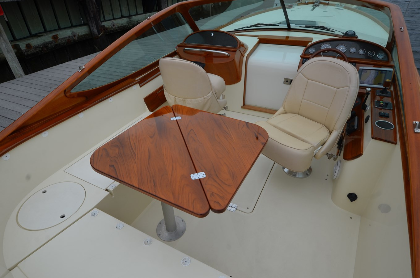 https://arconyachts.ams3.digitaloceanspaces.com/185458/conversions/large_4825515-optimize.jpg